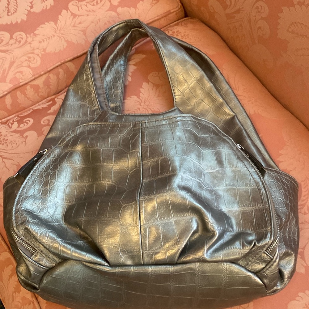 VGUC. Bueno silver alligator patterned satchel.